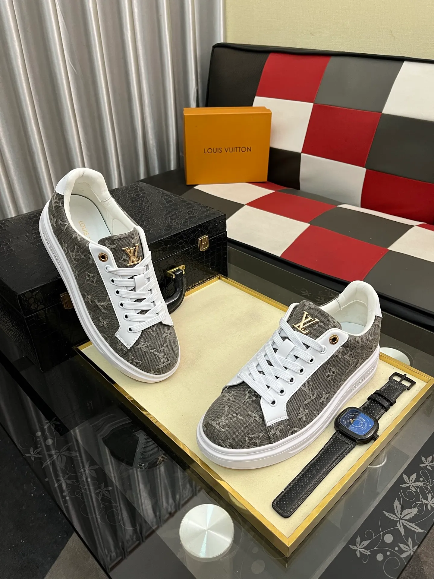 Men's shoes 💰400⌚️⌚️LV Louis Vuitton. The latest trendy casual shoes are popular in physical stores in sizes 38-44. New spring and summer comfortable imported custom original cowhide, unique jacquard fabric element design. Paired with sheepskin lining, Lv original bottom, [taiyang][taiyang] high-end packaging and high quality💪Details determine the quality, you can enter and leave the counter at will, welcome to compare🇮🇹